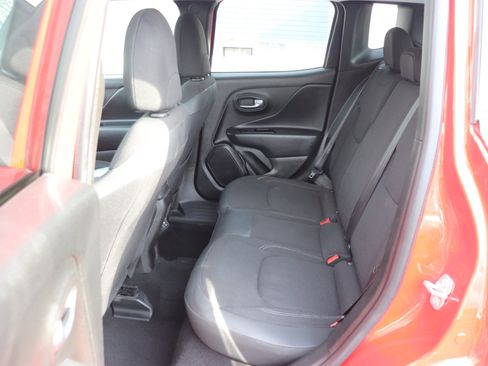 Used 2022 Jeep Renegade Latitude image 12