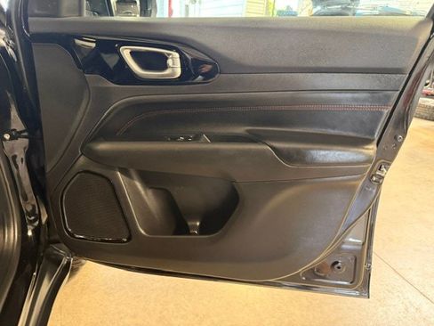 Certified 2025 Jeep Compass Trailhawk AWD/4WD image 7