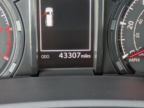 Used 2024 Toyota 4Runner SR5 image 30