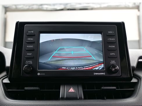 Used 2021 Toyota RAV4 LE AWD/4WD image 17