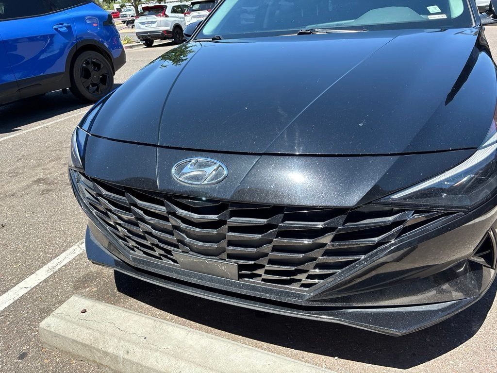 Used 2023 Hyundai Elantra Limited FWD image 4