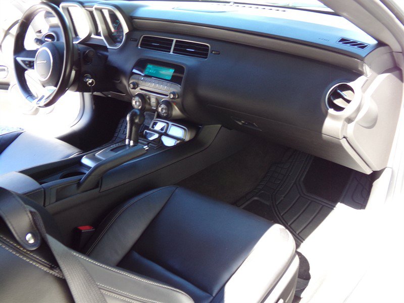 Used 2010 Chevrolet Camaro SS RWD image 25