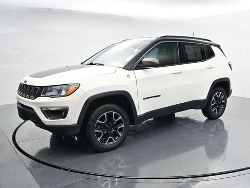 Used 2019 Jeep Compass Trailhawk w/ Popular Equipment Group AWD/4WD image 4