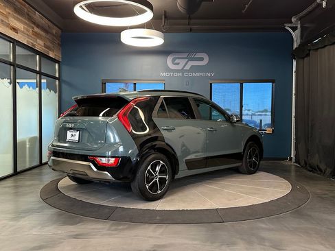 Used 2024 Kia Niro FWD image 3