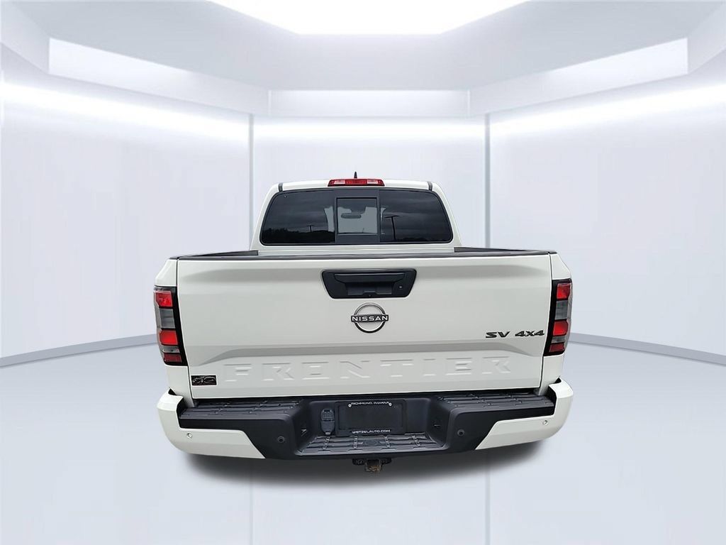 Used 2022 Nissan Frontier SV AWD/4WD image 5