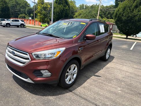 Used 2018 Ford Escape SE AWD/4WD image 9