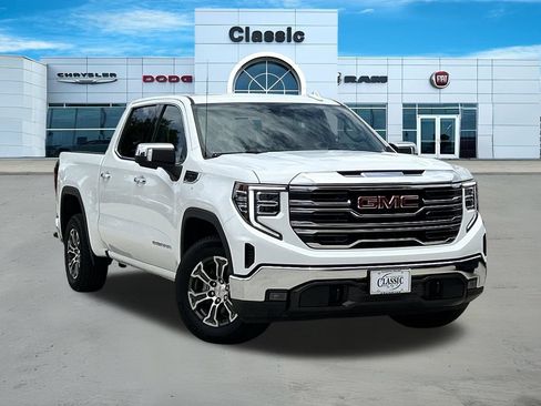 Used 2025 GMC Sierra 1500 SLT RWD image 1
