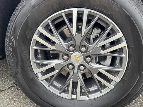 Certified 2025 Chevrolet Traverse LT AWD/4WD image 7