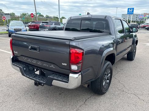 Used 2023 Toyota Tacoma SR5 AWD/4WD image 9