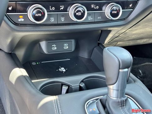 Used 2027 Honda HR-V EX-L image 29