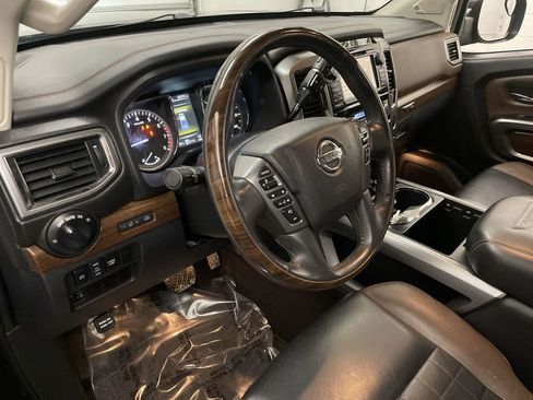 Used 2017 Nissan Titan Platinum Reserve AWD/4WD image 4