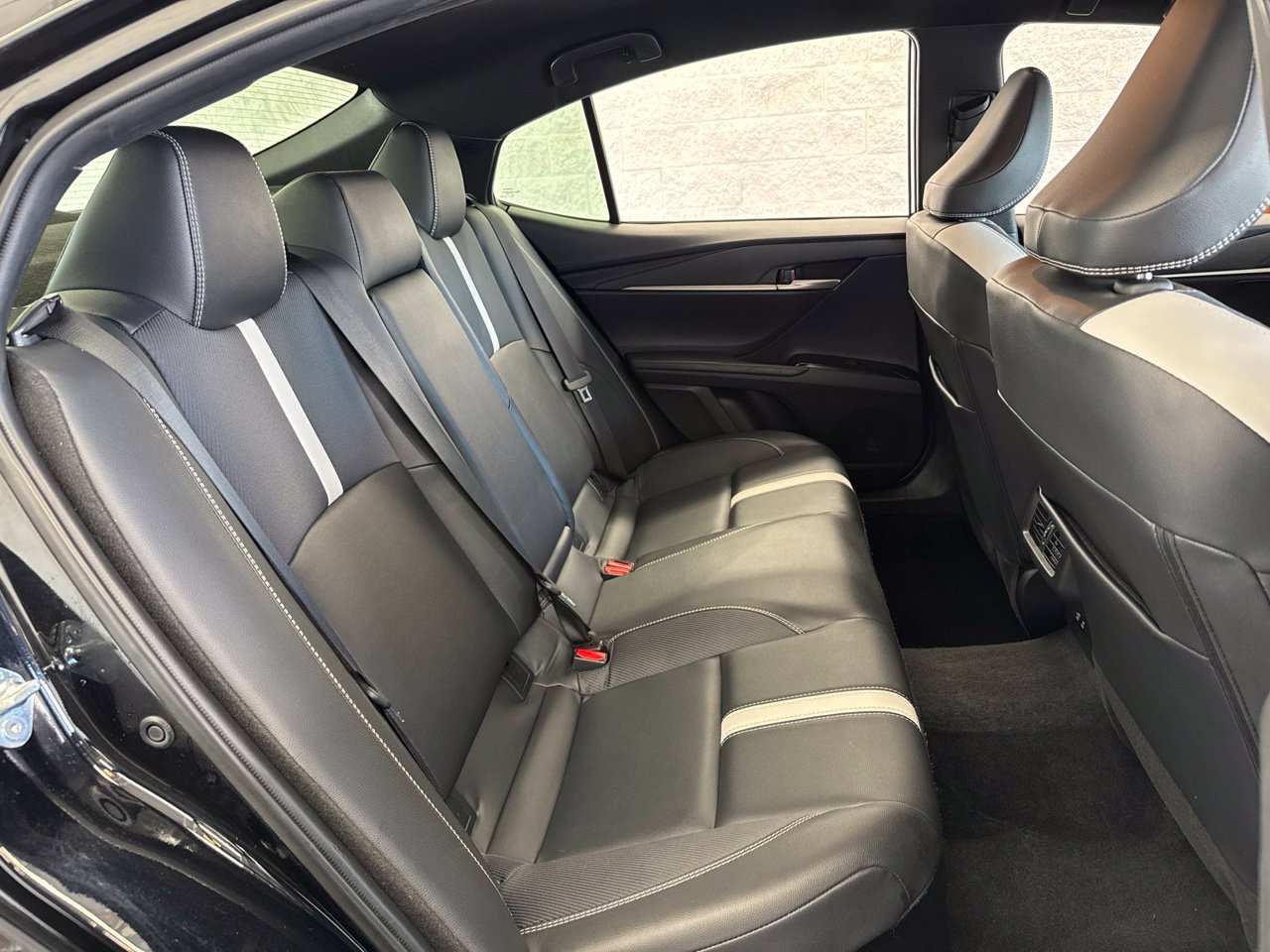 Used 2025 Toyota Camry SE w/ Convenience Package FWD image 40