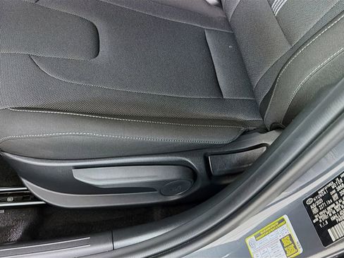 Used 2025 Hyundai Elantra SE w/ Cargo Package FWD image 20