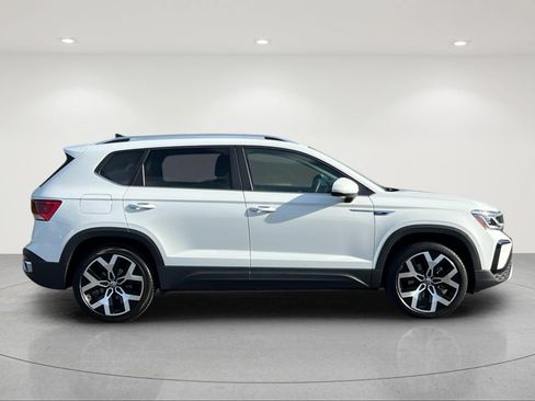 Used 2023 Volkswagen Taos SEL AWD/4WD image 6