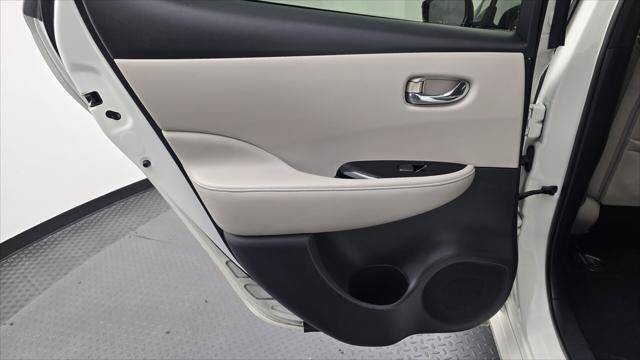 Used 2019 Nissan Leaf SL w/ SL Technology Package FWD image 16