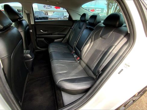 Used 2023 Hyundai Elantra Limited image 20