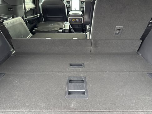 Used 2024 Ford Expedition Max Limited image 16