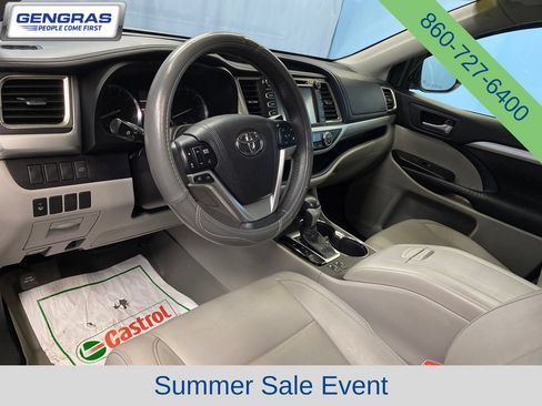 Used 2016 Toyota Highlander XLE w/ Protection Package #3 AWD/4WD image 11