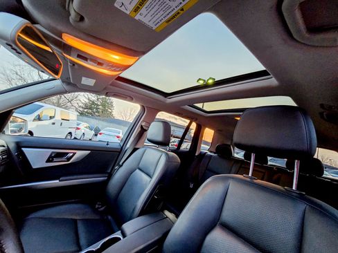 Used 2010 Mercedes-Benz GLK 350 4MATIC image 7