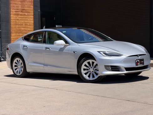 Used 2016 Tesla Model S 90D AWD/4WD image 2