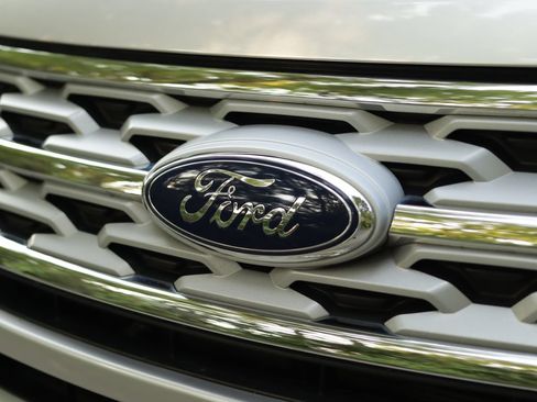 Used 2019 Ford Explorer XLT FWD image 31