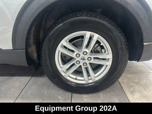 Used 2020 Ford Explorer XLT w/ Equipment Group 202A AWD/4WD image 5