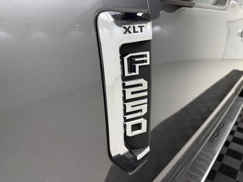 Used 2022 Ford F250 XLT w/ XLT Premium Package image 11