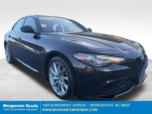 Used 2023 Alfa Romeo Giulia Sprint AWD/4WD image 1