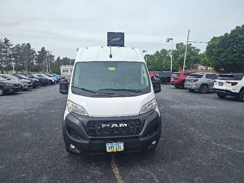 Used 2025 RAM ProMaster 2500 w/ Convenience Group FWD image 2