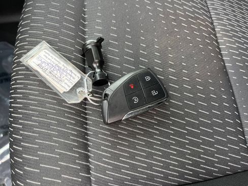 Used 2025 Chevrolet Equinox LT FWD image 18