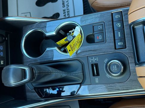 Used 2022 Toyota Highlander Platinum image 44