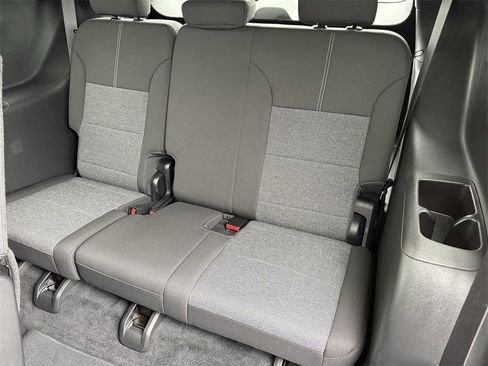 Used 2025 GMC Acadia Elevation image 35