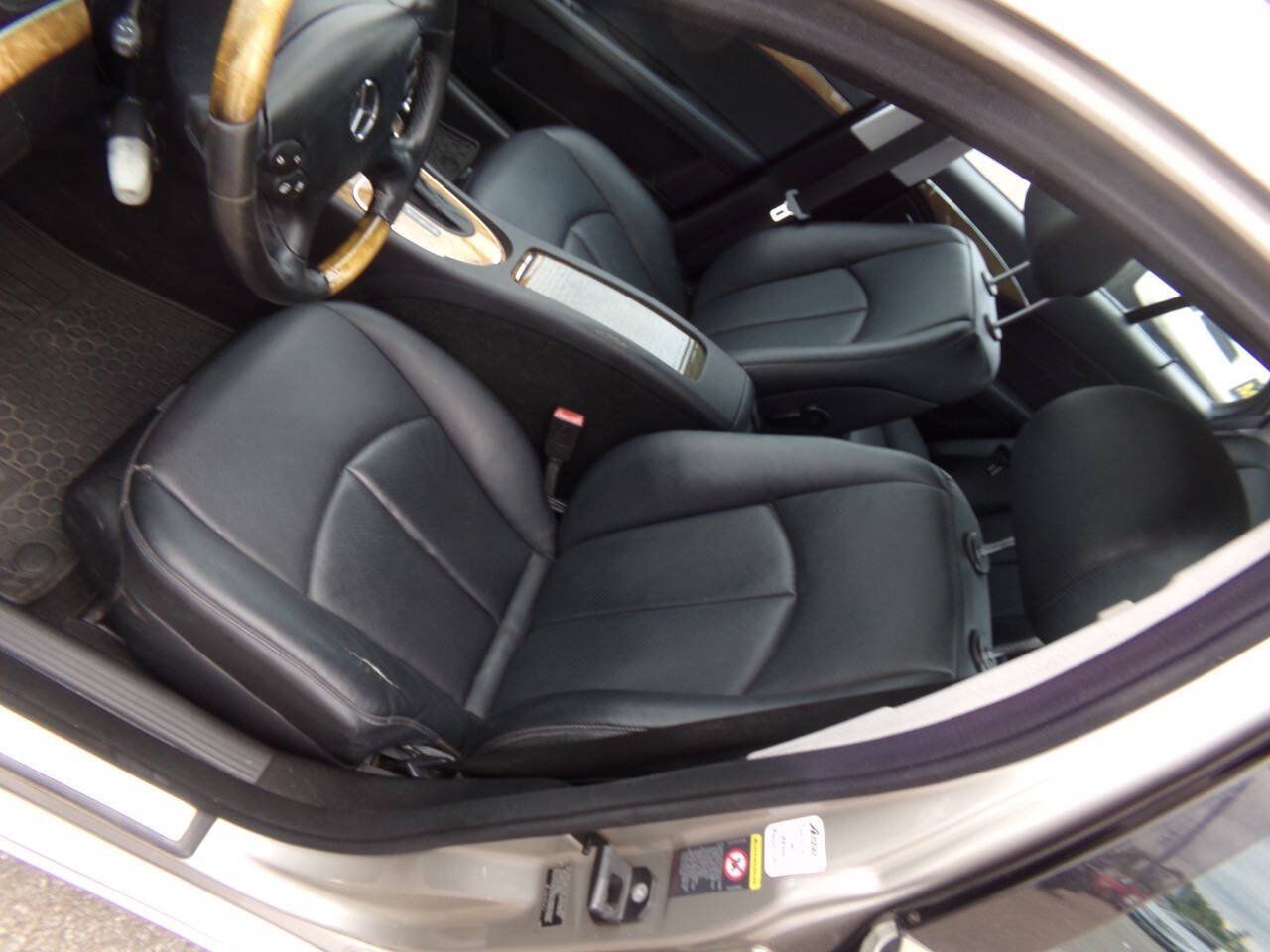 Used 2008 Mercedes-Benz E 350 4MATIC Sedan image 11