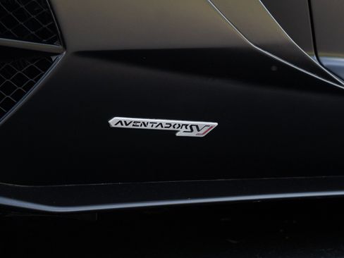 Used 2020 Lamborghini Aventador SVJ AWD/4WD image 18