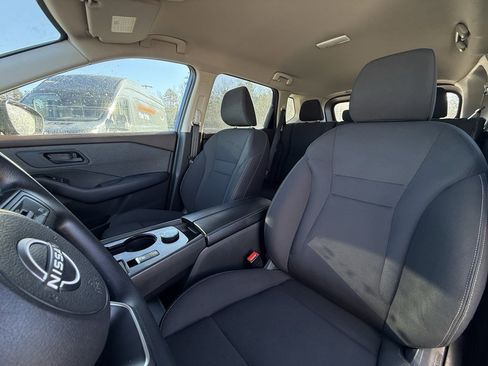 Used 2023 Nissan Rogue S image 22