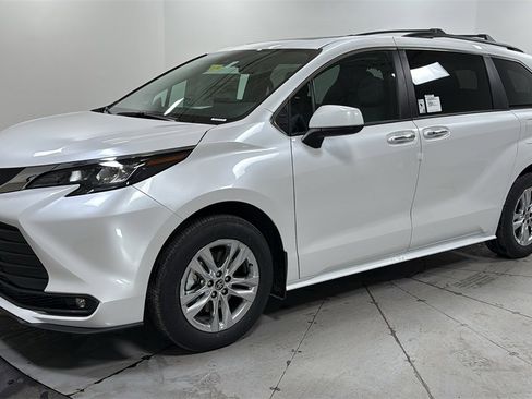 New 2026 Toyota Sienna XLE image 1