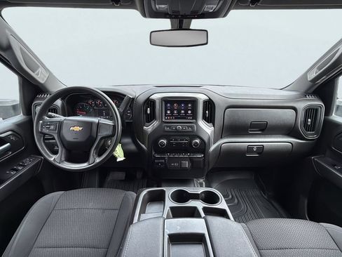 Used 2022 Chevrolet Silverado 2500 Custom w/ Custom Value Package AWD/4WD image 9