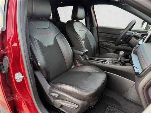 Used 2025 Jeep Compass Trailhawk AWD/4WD image 13