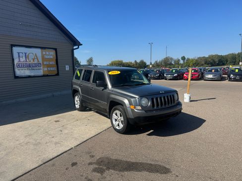 Used 2012 Jeep Patriot Sport 4WD image 3