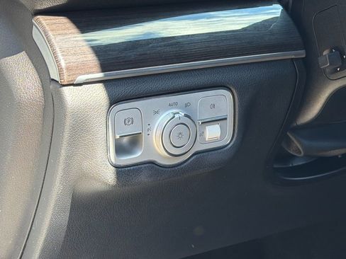 Used 2020 Mercedes-Benz GLE 350 4MATIC w/ Premium Package image 26