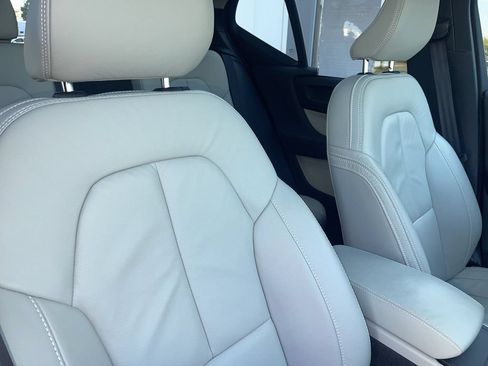 Used 2023 Volvo XC40 B5 Plus w/ Driver Assist Package AWD/4WD image 42