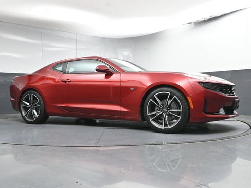 Used 2021 Chevrolet Camaro LT w/ RS Package image 24