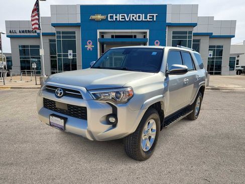 Used 2022 Toyota 4Runner SR5 image 1