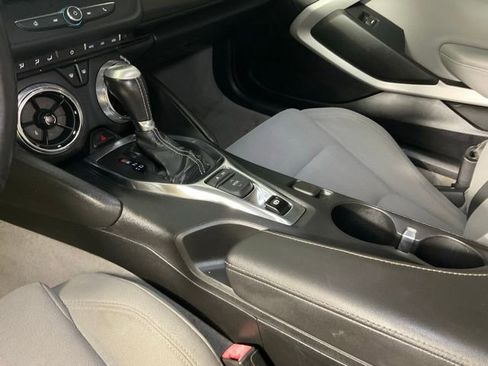 Used 2020 Chevrolet Camaro LT image 16
