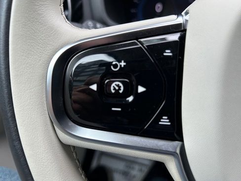 Certified 2025 Volvo V60 B5 Cross Country Plus image 31