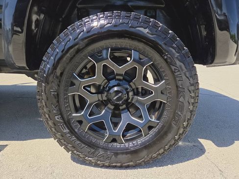 Used 2021 RAM 1500 Big Horn AWD/4WD image 14