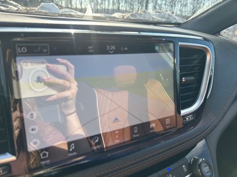 New 2026 Chrysler Pacifica Pinnacle w/ Trailer Tow Group image 37