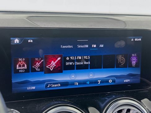 Used 2025 Mercedes-Benz GLB 250 image 21