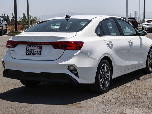 Used 2023 Kia Forte LXS w/ LXS Technology Package FWD image 7