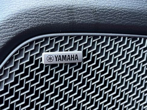 New 2025 Mitsubishi Outlander SE image 8